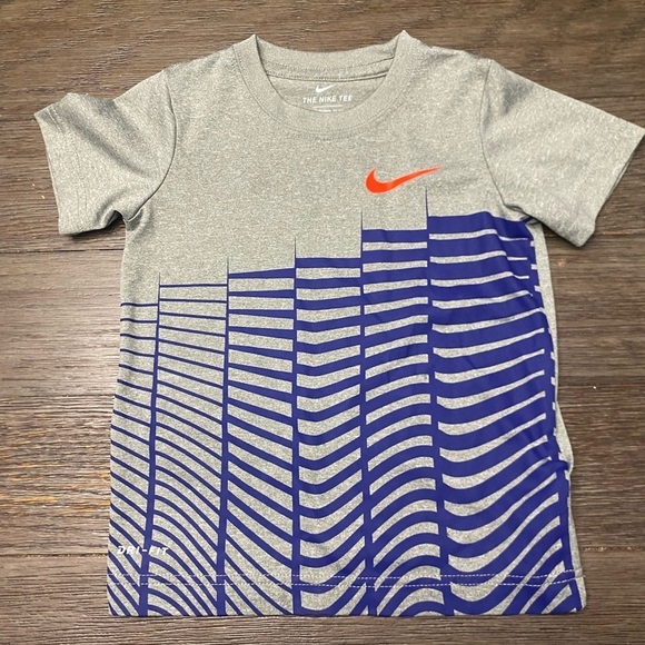 Nike Kids Grey and Blue Graphic T-Shirt - Picture 1 of 5